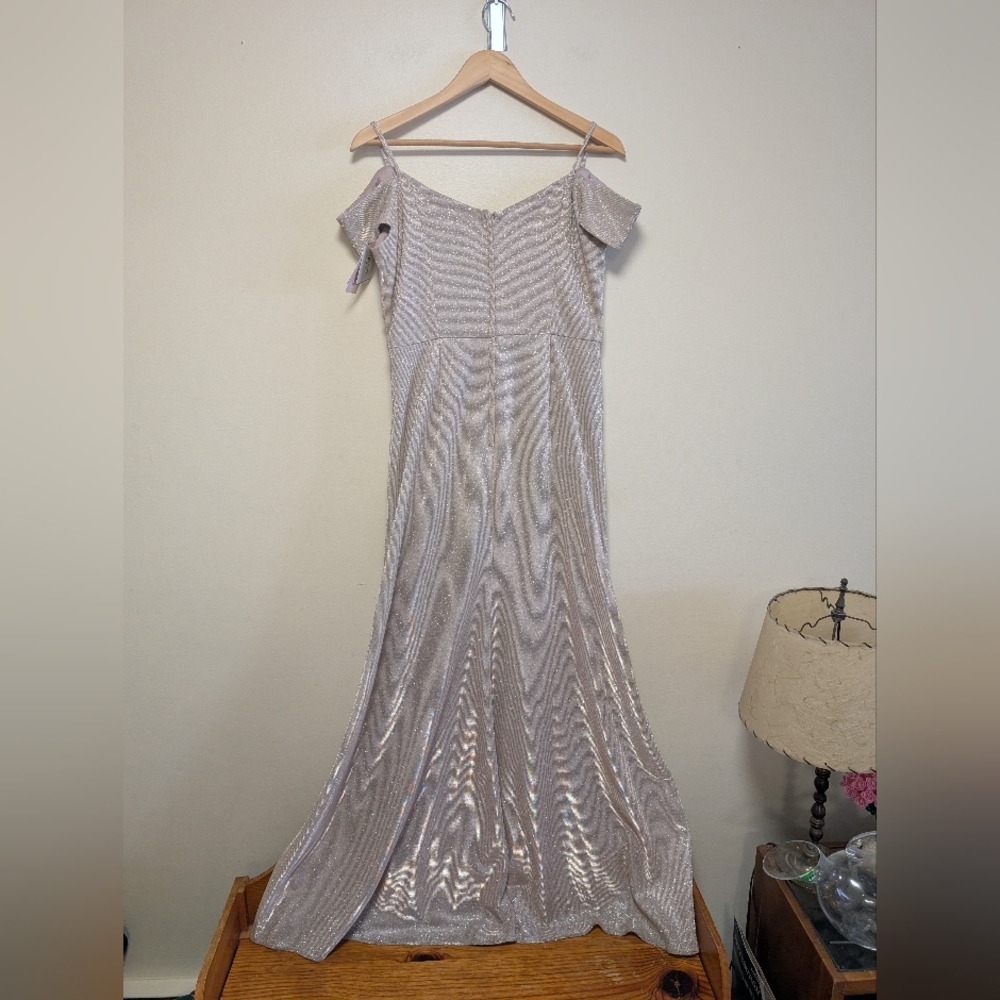 Oleg Cassini Champagne Metallic Off Shoulder Gown Size 12 nwt - Picture 8 of 11